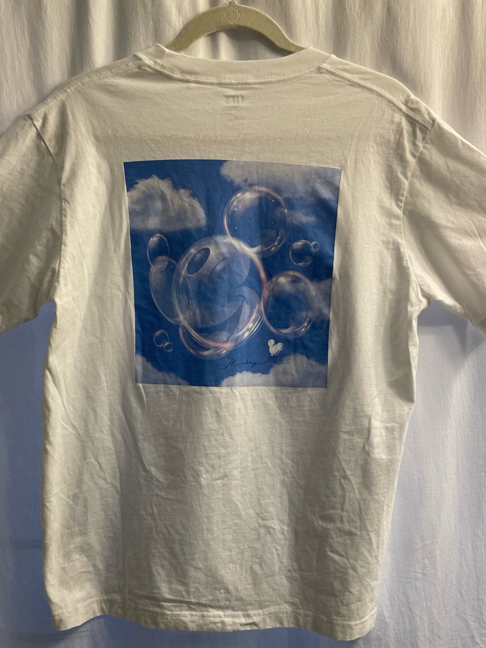 Disney x Uniqlo Mickey Mouse Bubbles embroidered white Tshirt size medium
